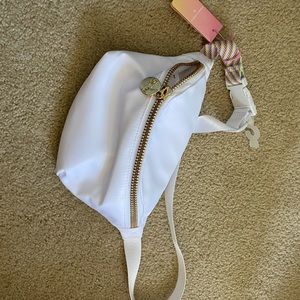 NWT Stoney clover lane white fannypack